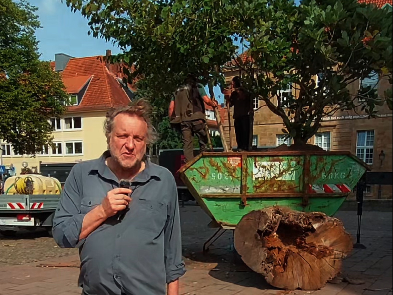 Kunstwerk „Ein Stück Holz“ von Volker-Johannes Trieb