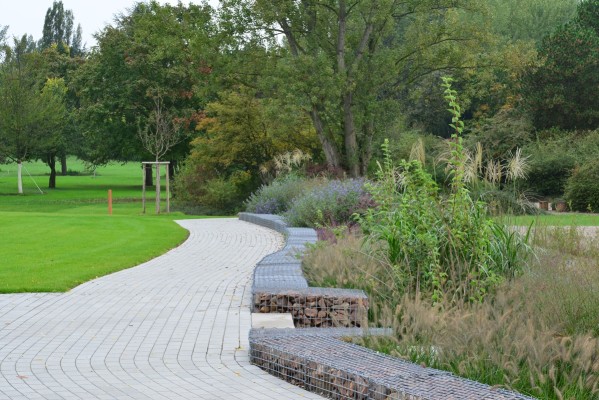 Außenanlagen des Freibades am Willersinnweiher in Ludwigshafen