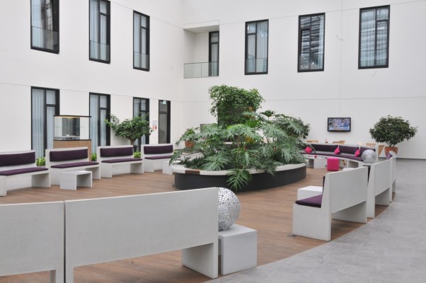 Hotel MOA Bogen - Berlin: Bepflanzung im Hotelatrium